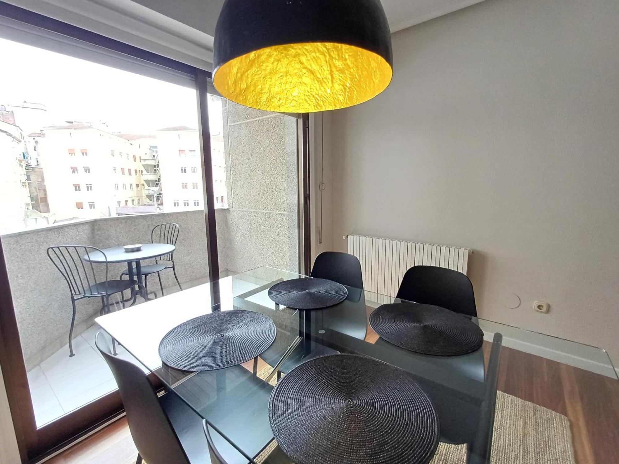 4J - Ourense Centro Con Parking Exteriör bild
