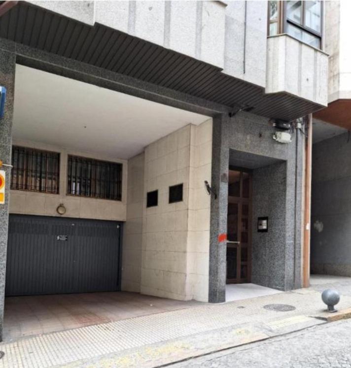 4J - Ourense Centro Con Parking Exteriör bild